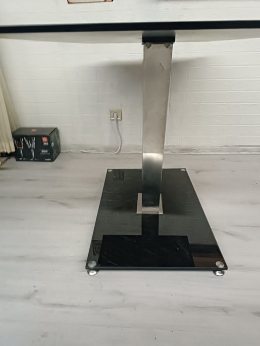 Стъклена трапезна маса 120/80