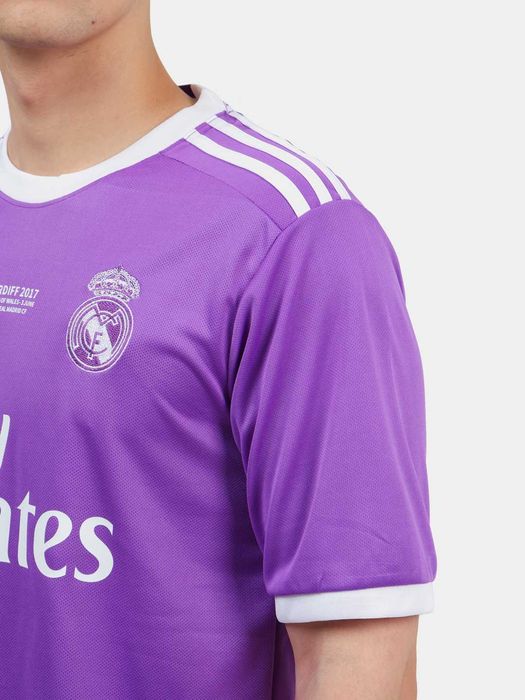 Футбольная форма Реал Мадрид (фиолетовая Fly Emirates 2017 года)