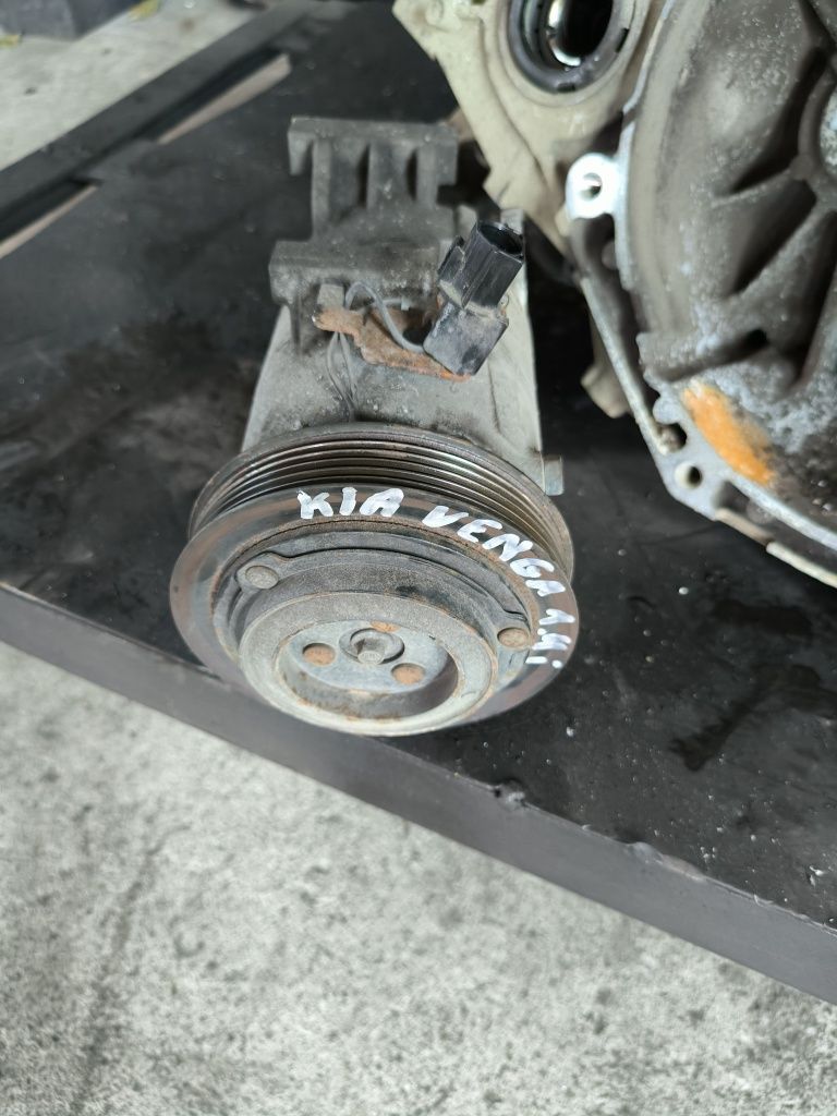 Компресор за климатик за Hyundai i30,Kia venga,Ceed 1.4i