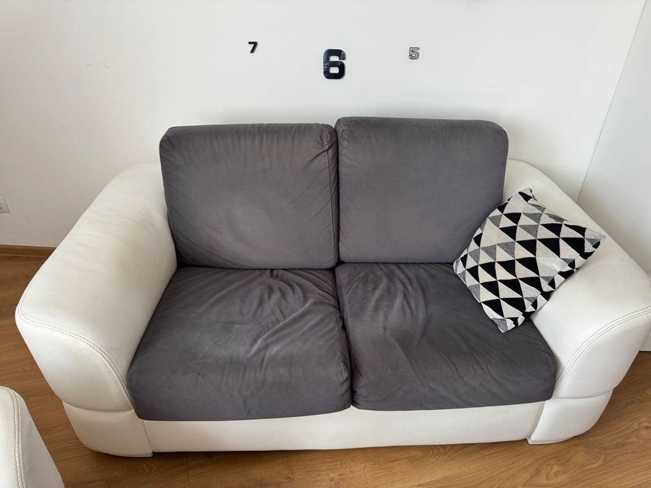 Канапе с изкуствена кожа