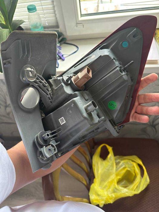 Продам заднюю фару (левая сторона) от Equinox 2020 года