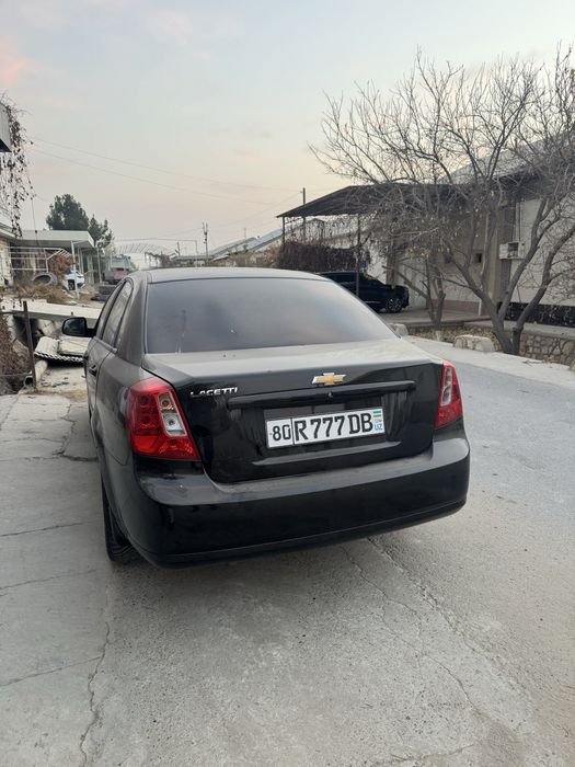 Jentra avtomat 24 salondan chiqqan