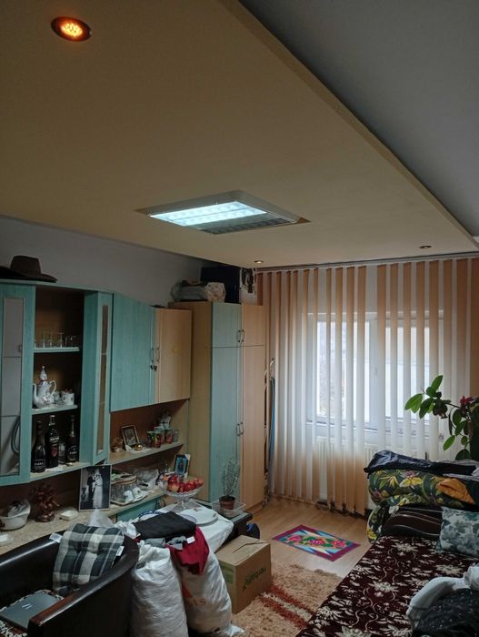 vand apartament 3 camere