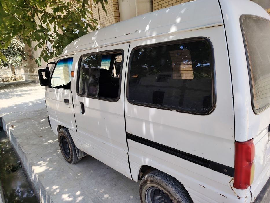 Damas srochni sotiladi