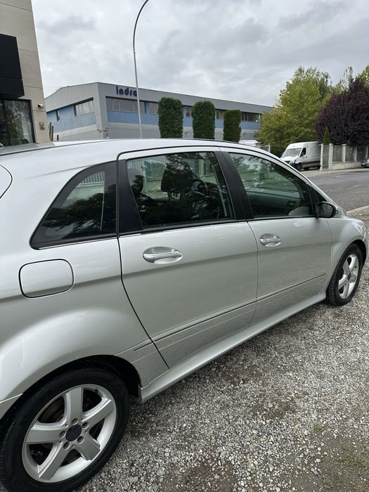 Mercedes benz b180 automatic