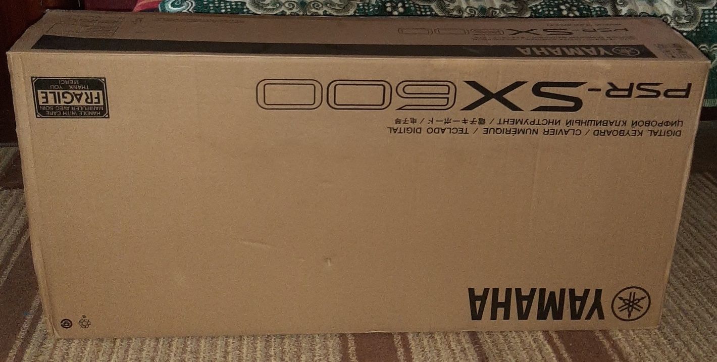 Yamaha psr sx 600 (stare foarte buna)