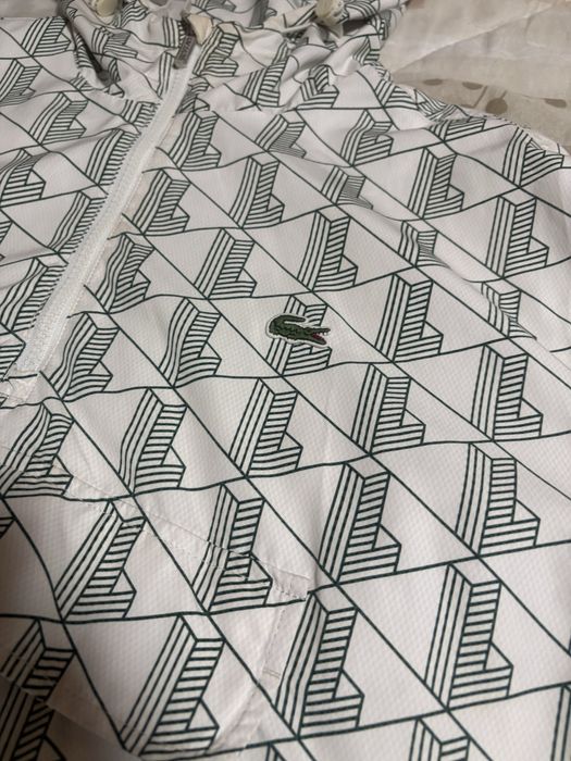 Оригинално яке ветровка лакоста лимитирана серия монограм