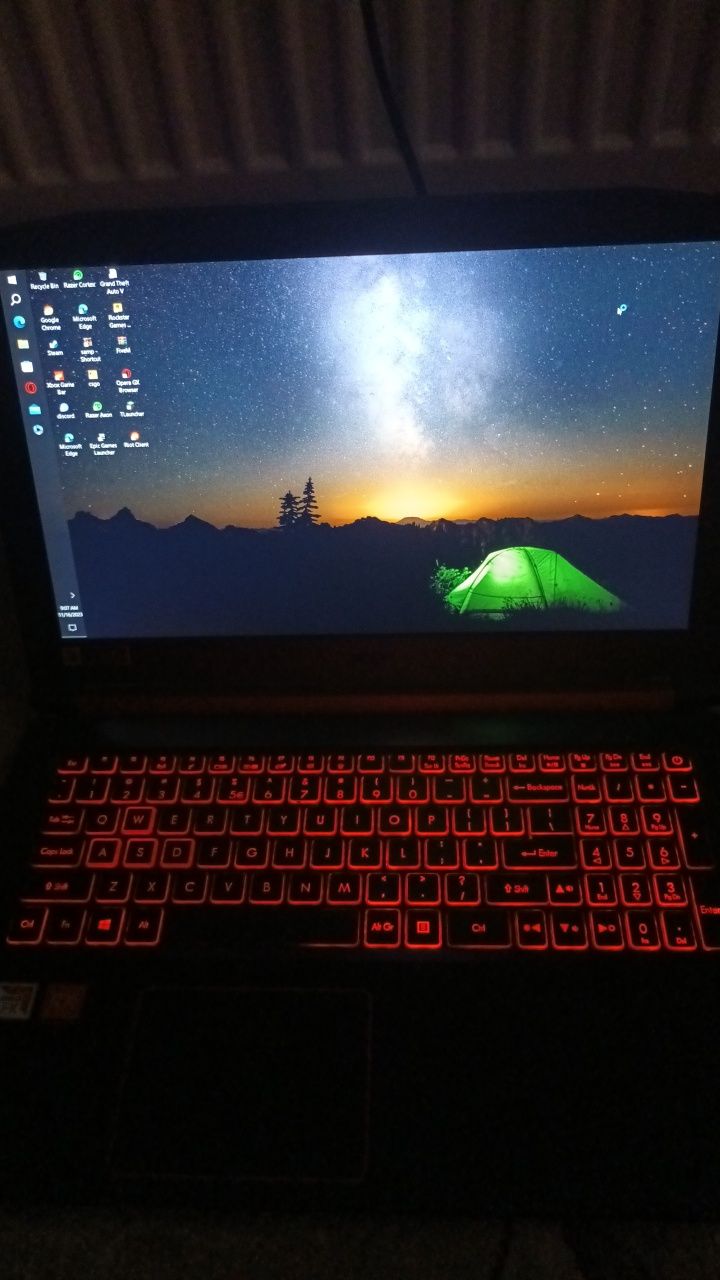 Laptop Gaming Acer nitro 5.Vand sau schimb cu telefoane