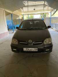 Nissan Almera Tino