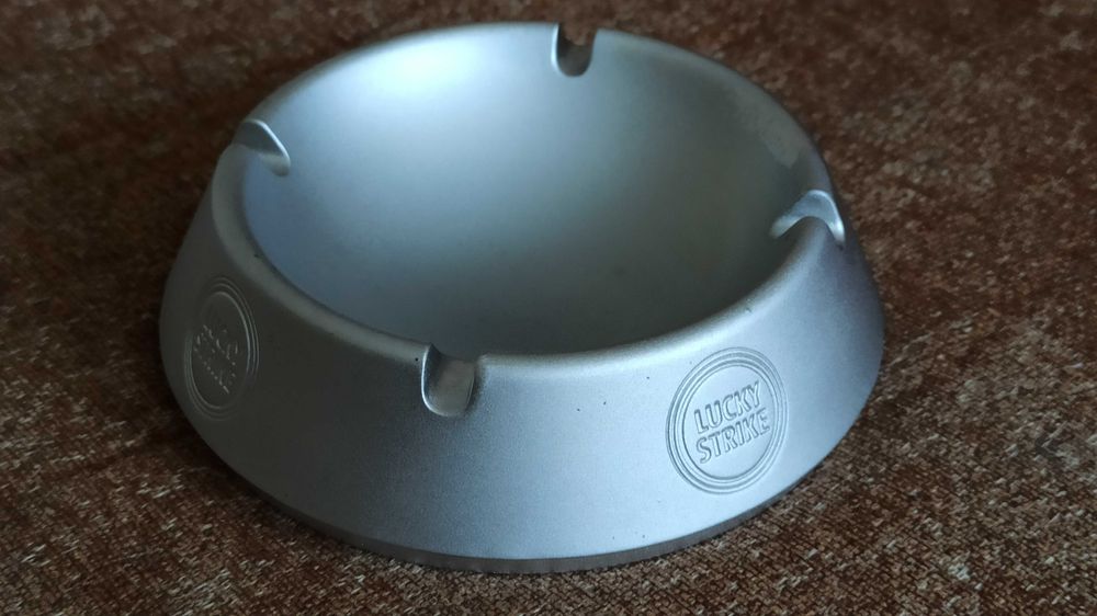 Оригинални рекламни материали Marlboro