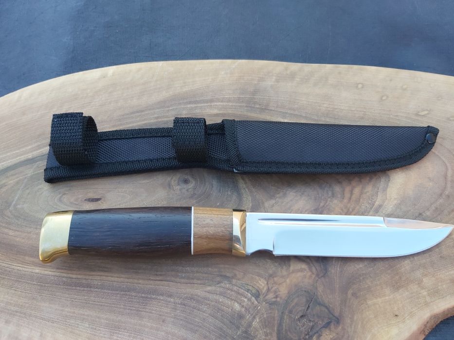 Ловен нож с текстилна кания