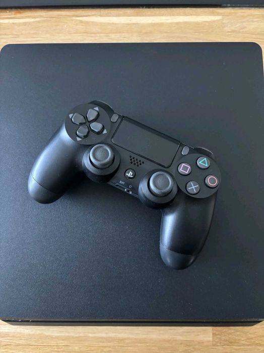 Playstation 4 slim