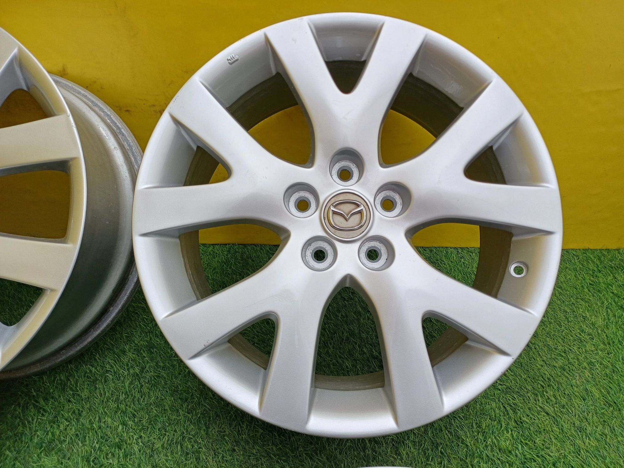 Диски R18 5x114,3 на Mazda и другие.