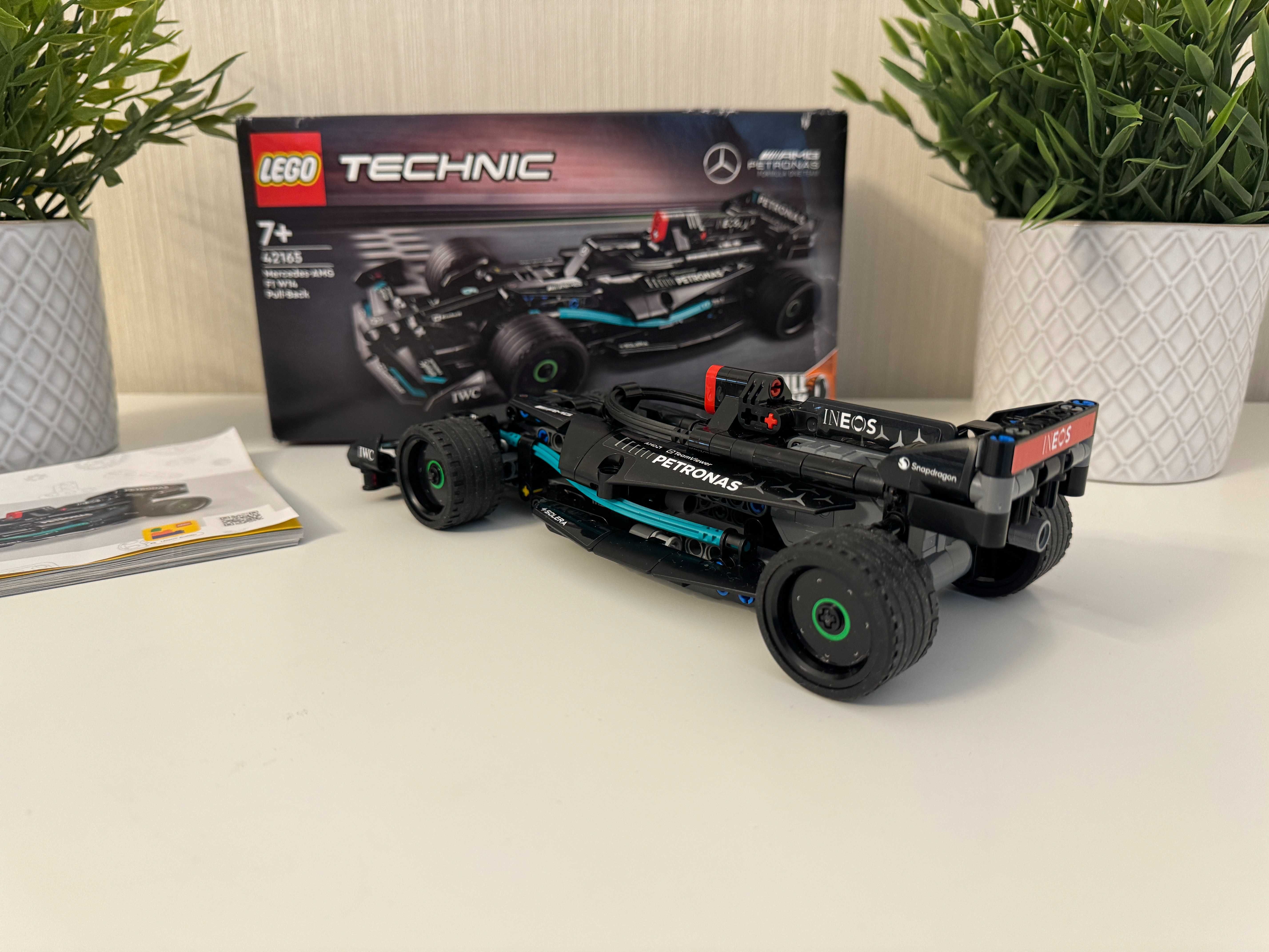 LEGO Technic - Mercedes-AMG F1 W14 E Performance 42165, 240 piese