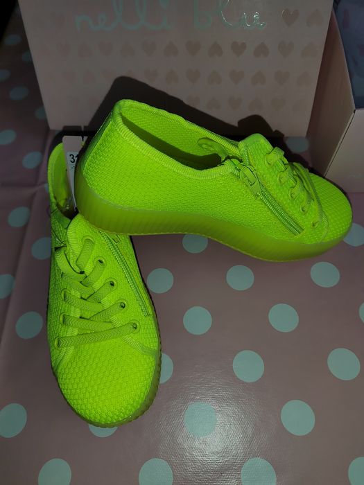 Детски обувки ССС номер 31 чисто нови