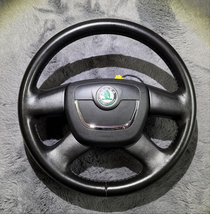 Волан от естествена кожа за Skoda