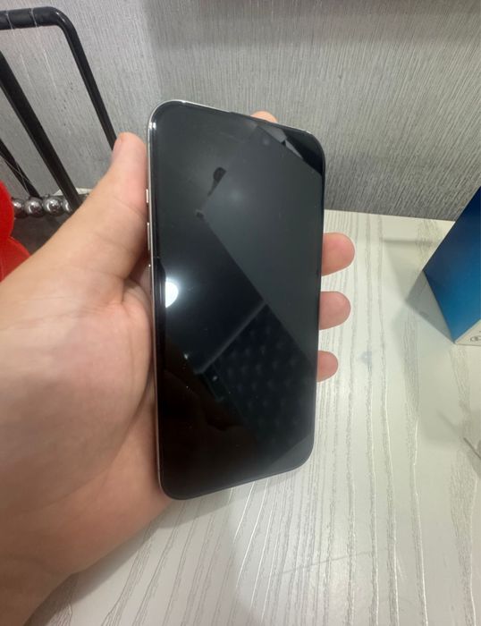 Обменяю айфон 15 про 128 гб акб 88 состаяни идеальное коробка есть