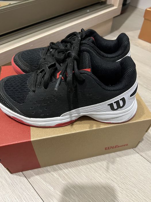 Продам кроссовки для тенниса 32 размера