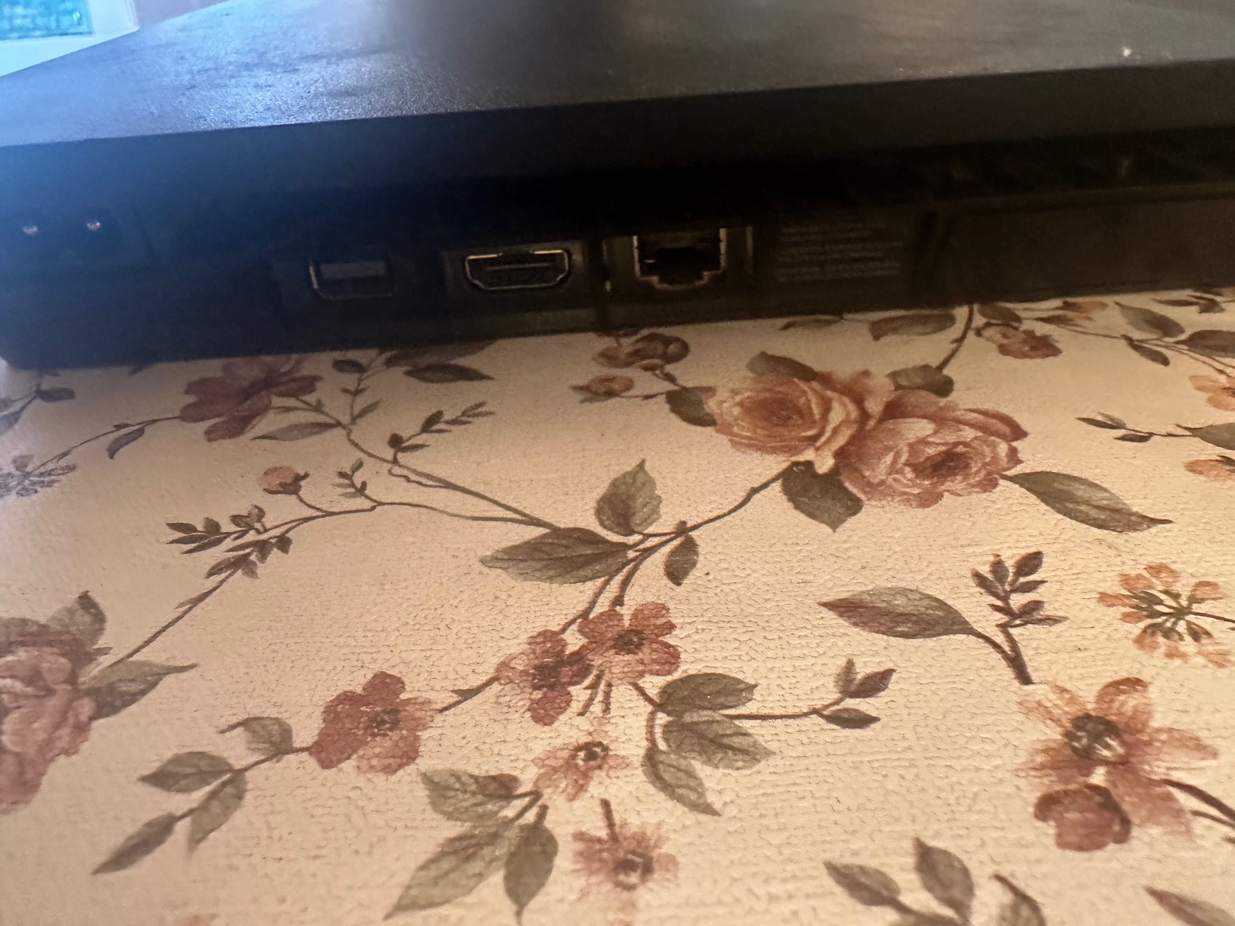 Playstation 4 slim