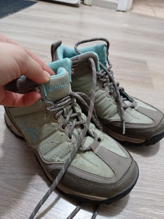 Продам женские зимние reebok