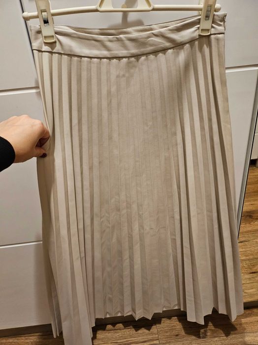 Поли- повечето кожени