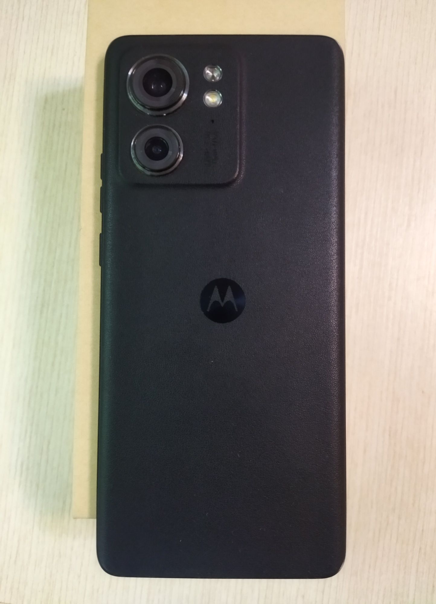 Перфектен Motorola Edge 40 5G, 256GB, 8GB RAM