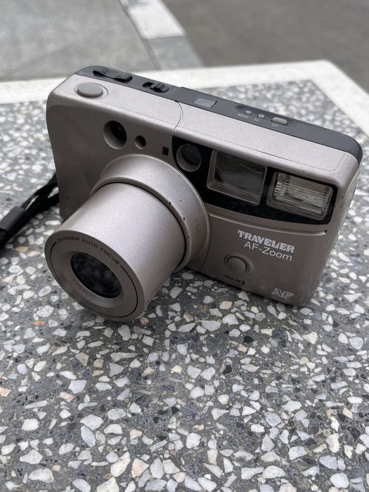 Лентов фотоапарат Traveler AF Zoom