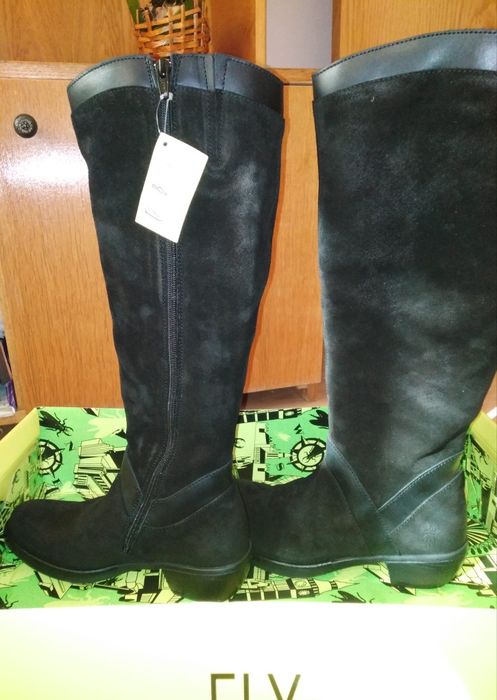 Cizme inalte piele intoarsa Fly London