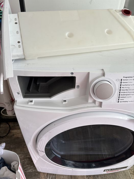 Uscator de rufe AEG seria 6000 Prosense cu pompa de caldura