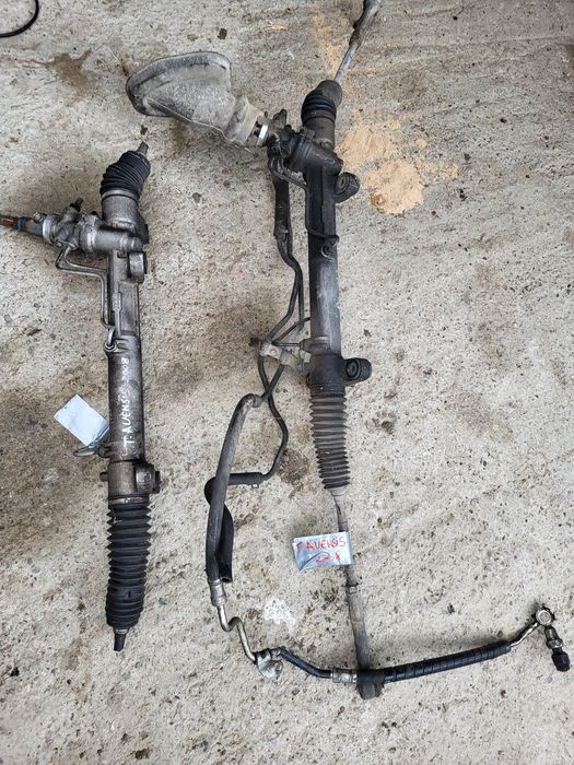 Caseta directie toyota avensis t25 an 2007