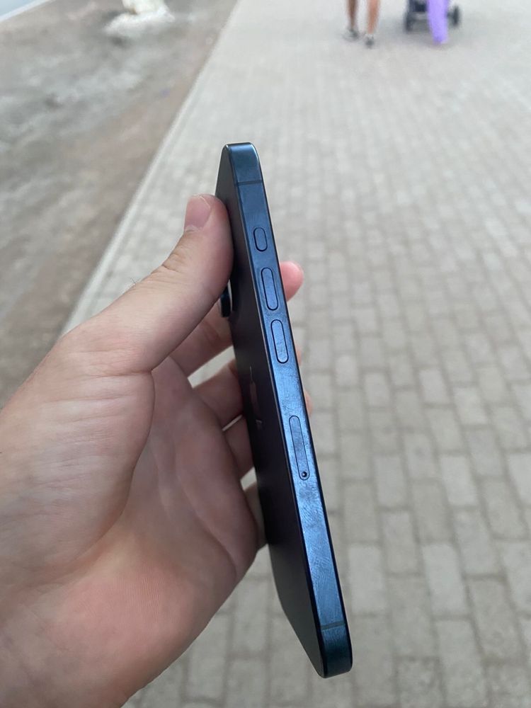 Продам Iphone 15 pro, в хорошем состояний