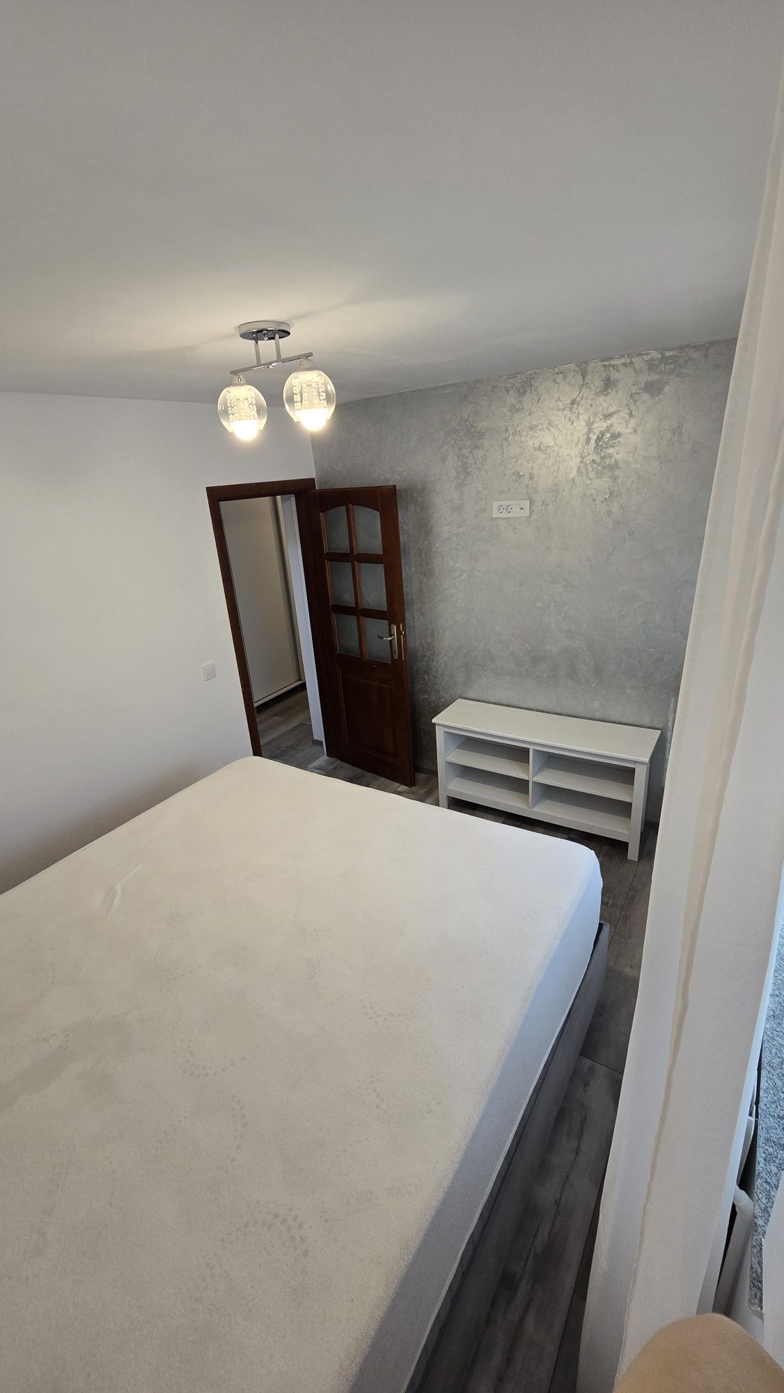 De închiriat apartament 2 camere decomandat eta 2, zona Gariiri
