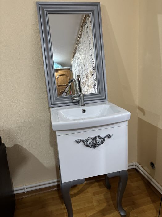 Set de baie chiuveta+baterie+dulap si oglinda