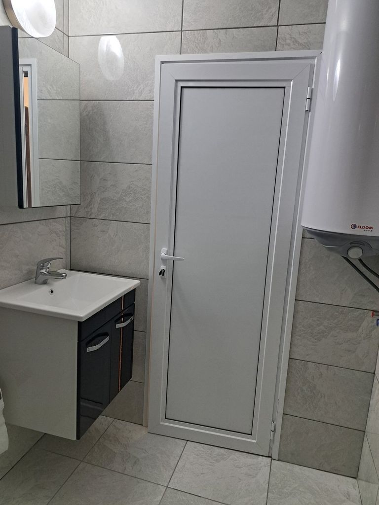 Дава се под наем Двустаен апартамент в Бургас, Изгрев - 55 кв.м за 484.5 € - Снимка #7