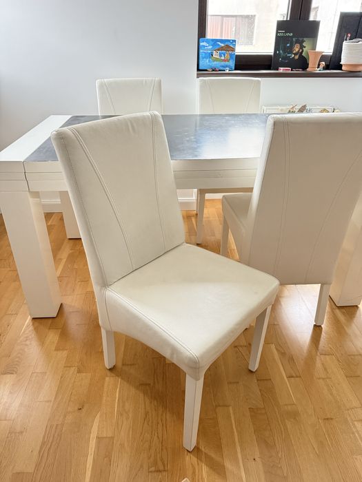 Masa Extensibila cu 4 Scaune
