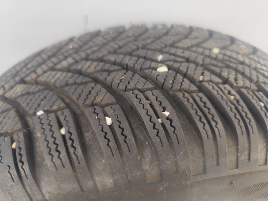 Jante Originale VW Tiguan cu  anvelope M+S  215/65R16.