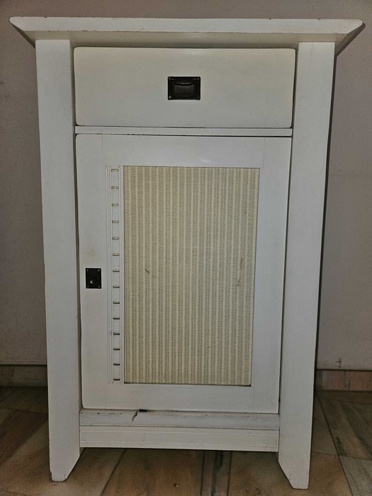 Vanzare mobila alba lemn si ratan Mobexpert -utilizat, stare buna