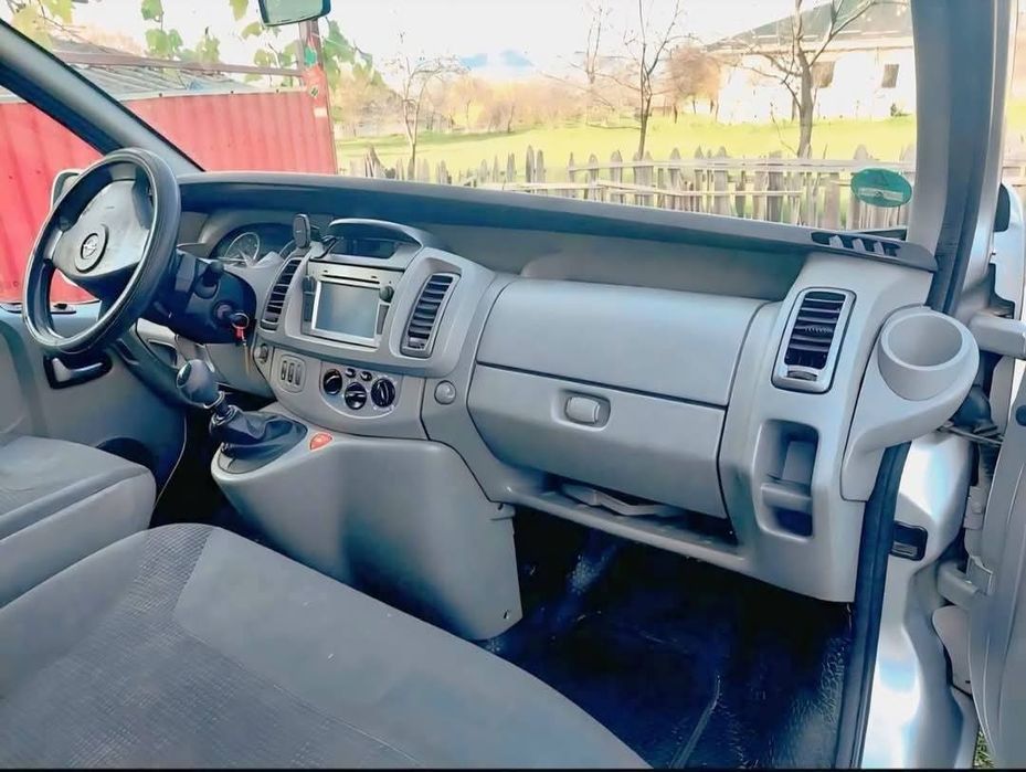 Opel Vivaro 6 Locuri