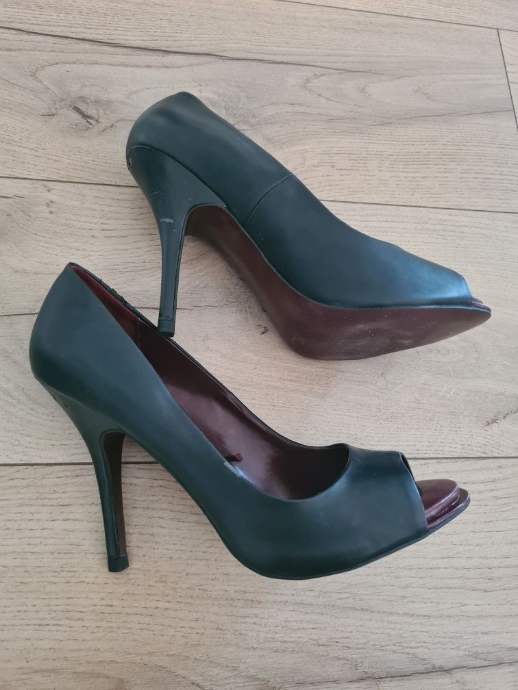 Pantofi piele naturala neagra Zara, toc 11 cm, purtați