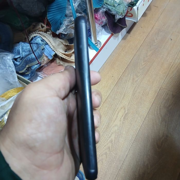 Redmi 8 4/64gb телефони