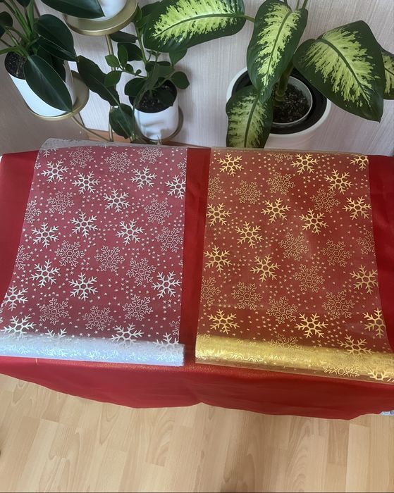 Новогодняя дорожка на стол снежинки золото, серебро