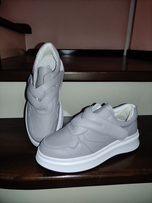 Обувь весна осень Новая