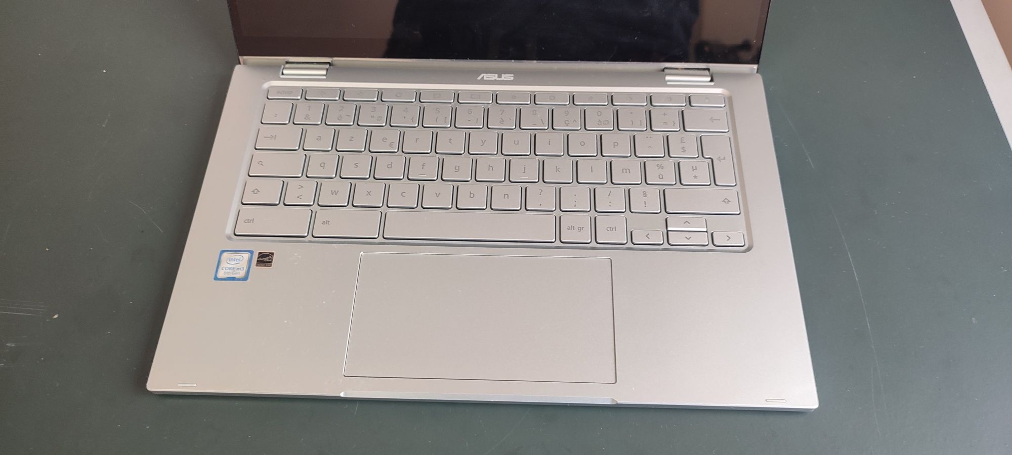 Laptop Asus chromebook c433t defect nu pornește