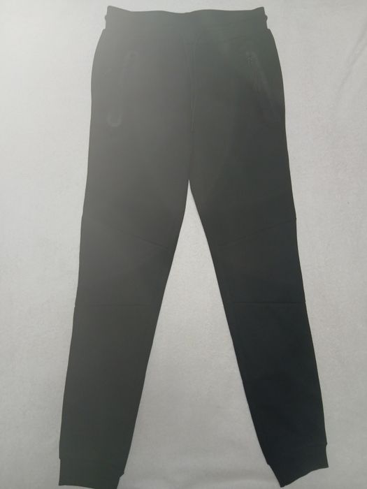 Vând compleu ptr. băiat