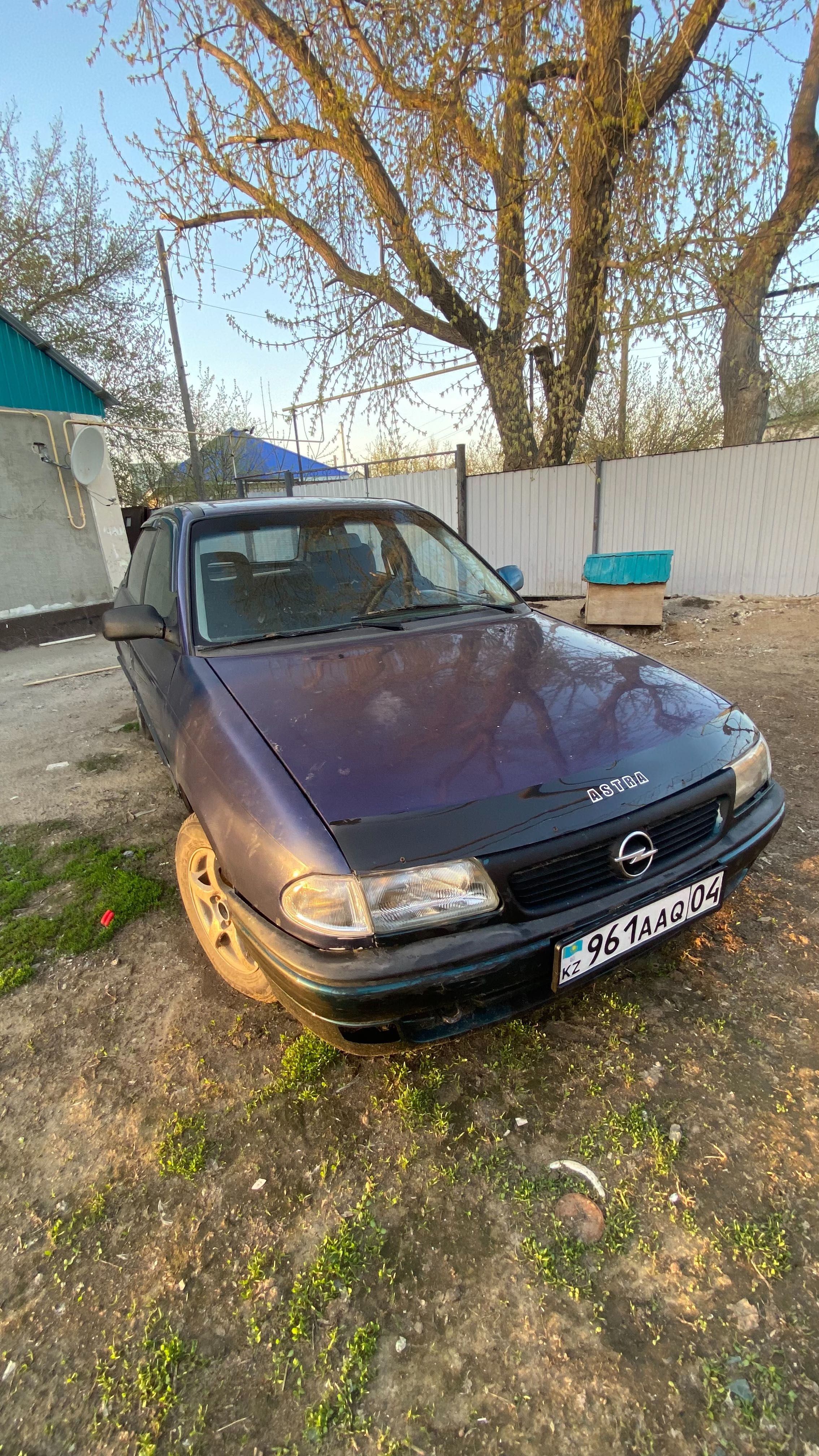 Продам автомобиль OPEL ASTRA 1994 года, автомат, ГАЗ УСТАНОВЛЕН.