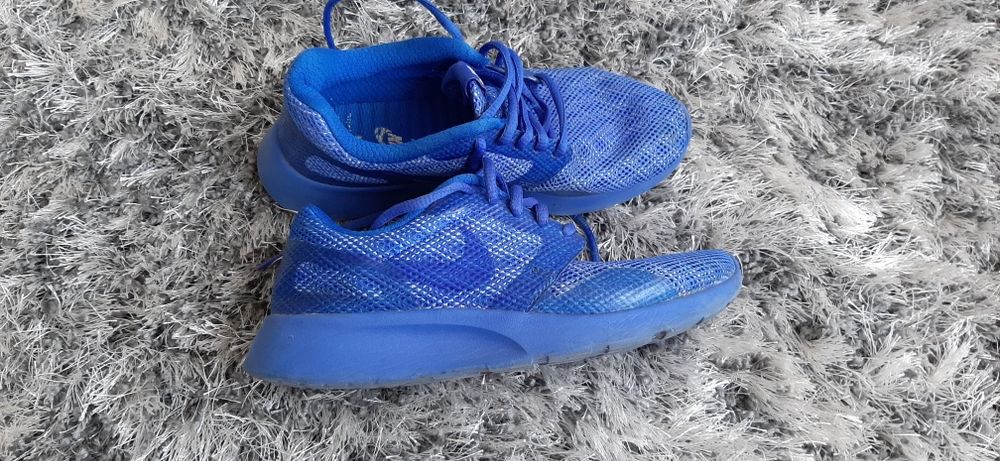 Adidasi Nike Nike