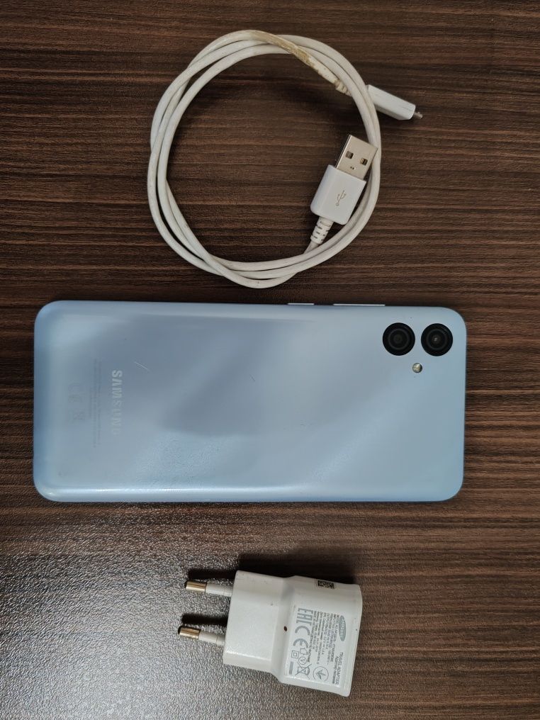 Samsung A04e в перфектно състояние