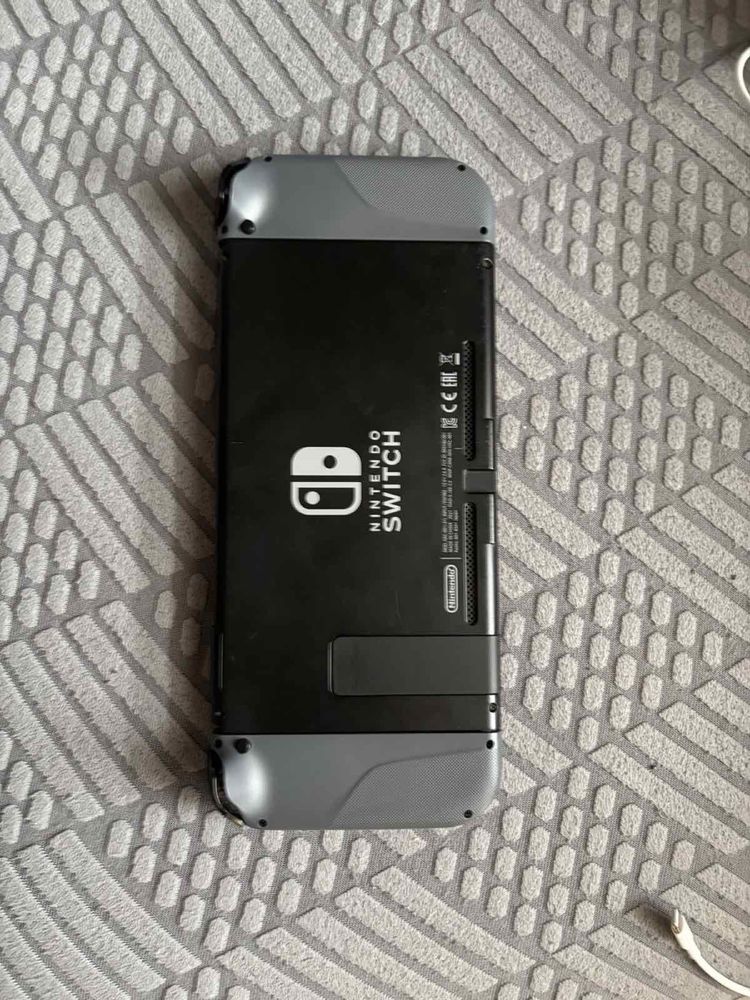 Nintendo switch V2 продава се спешно!