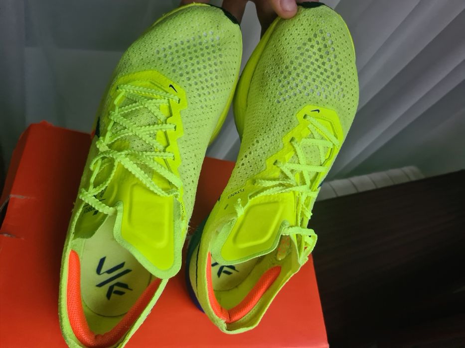 Nike Vaporfly 3 running alergare