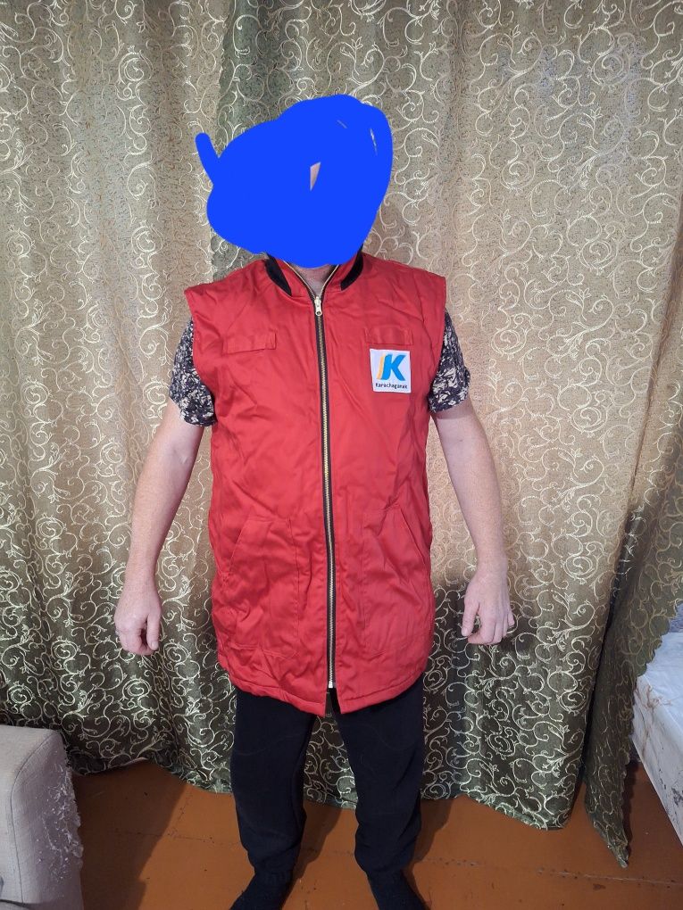 Продам рабочую куртку с жилетом.